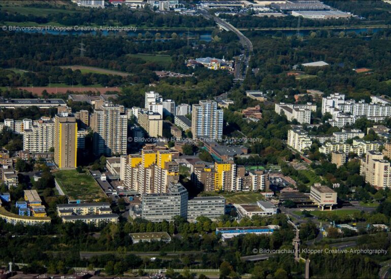 Luftbild Plattenbau- Hochhaus- Wohnsiedlung in Volkhoven/Weiler im Bundesland Nordrhein-Westfalen, Deutschland