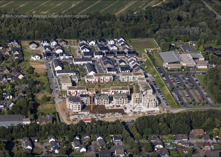 luftbilder Bedburg,Luftbilder https://luftbildfotografie-nrw.de/wp-content/uploads/2022/12/Luftbild-Bedburg-50181-Schloss-Bedburg-Graf-Salm-Strasse-8534-1.jpg