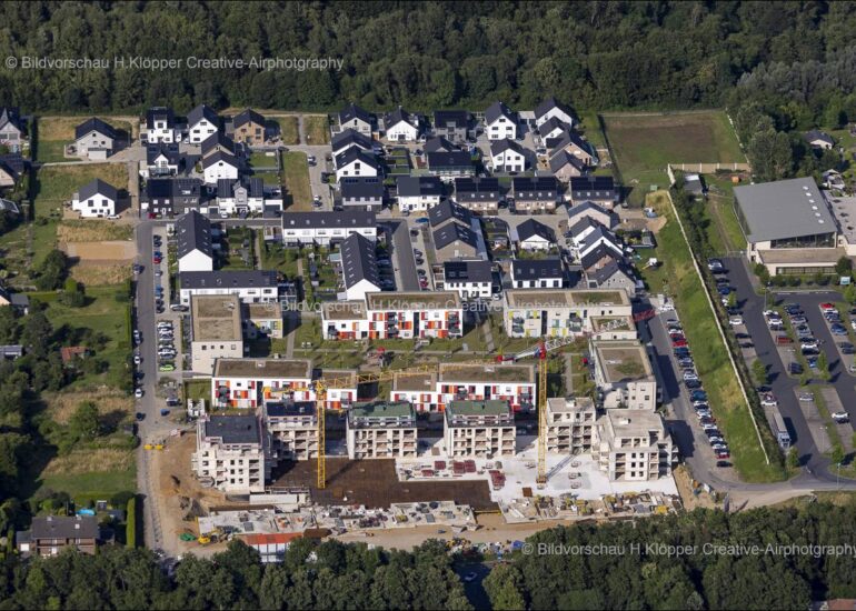 Luftbilder Bedburg Stadt Schloss und Mote Mare