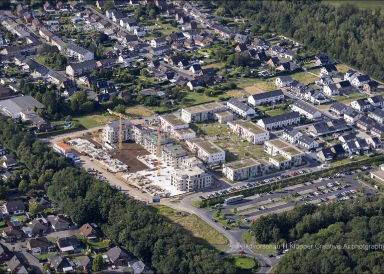 luftbilder Bedburg,Luftbilder https://luftbildfotografie-nrw.de/wp-content/uploads/2022/12/Luftbild-Bedburg-50181-Schloss-Bedburg-Graf-Salm-Strasse-8534-1.jpg