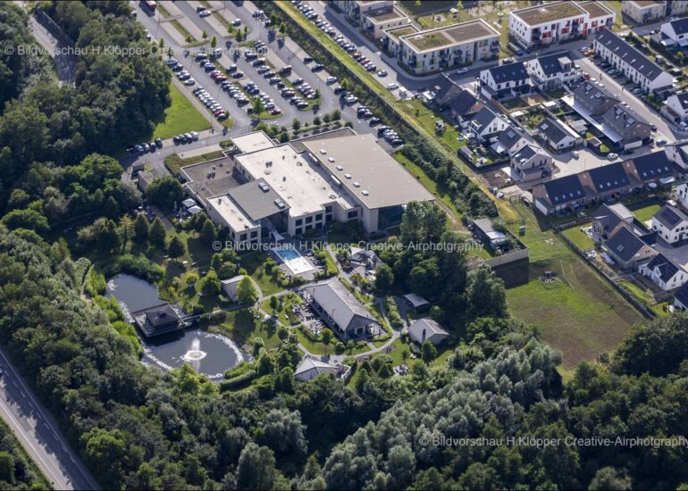 Luftbilder Bedburg Stadt Schloss und Mote Mare