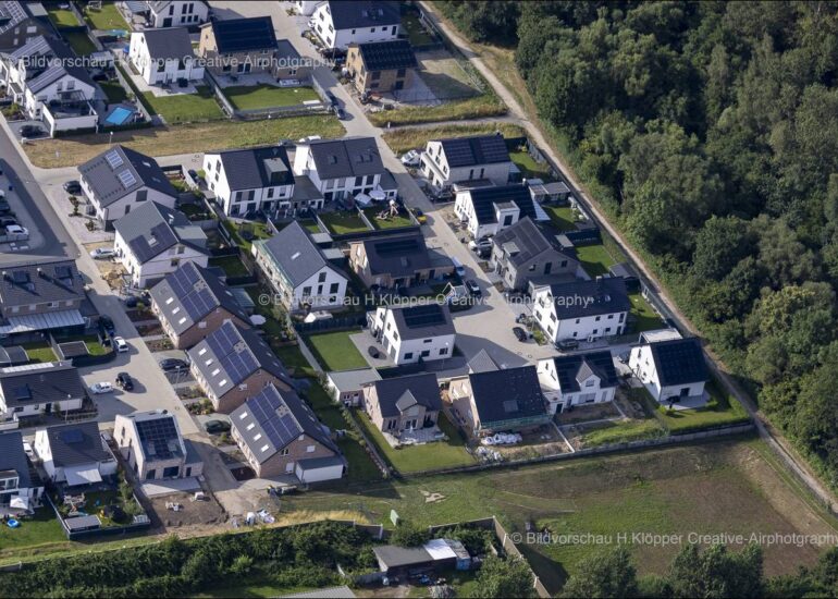 Luftbilder Bedburg Stadt Schloss und Wohnbebauug