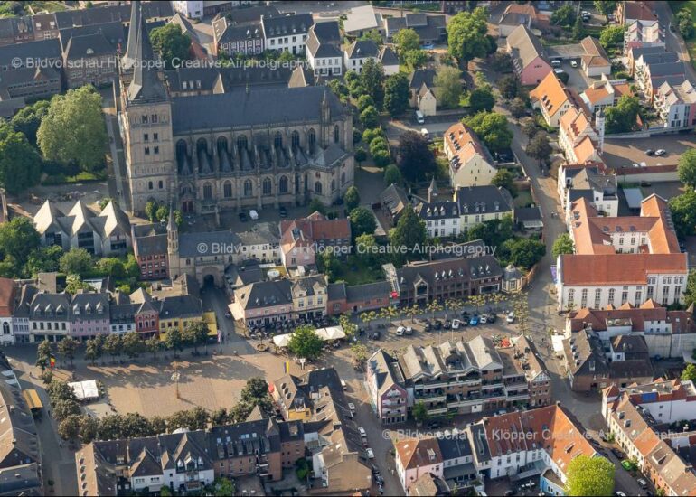 Luftbild Kathedrale Sankt Viktor in Xanten im Bundesland Nordrhein-Westfalen, Deutschland