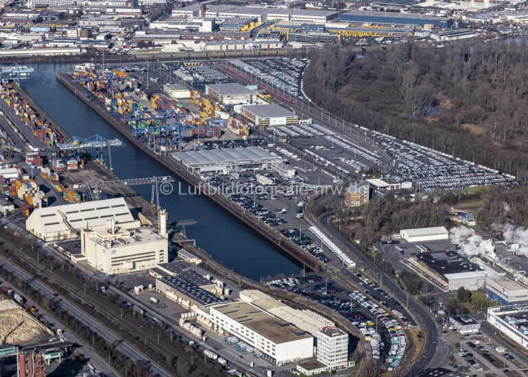 Luftaufnahme Containerterminal im Containerhafen des Binnenhafen in Neuss im Bundesland Nordrhein-Westfalen, Deutschland