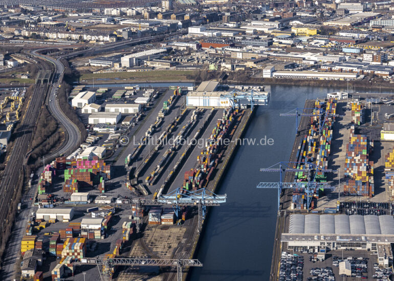 Luftaufnahme Containerterminal im Containerhafen des Binnenhafen in Neuss im Bundesland Nordrhein-Westfalen, Deutschland