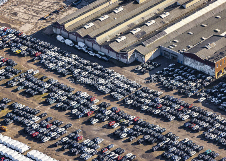 Luftbild Autoterminal und Abstellflächen in Neuss im Bundesland Nordrhein-Westfalen, Deutschlan
