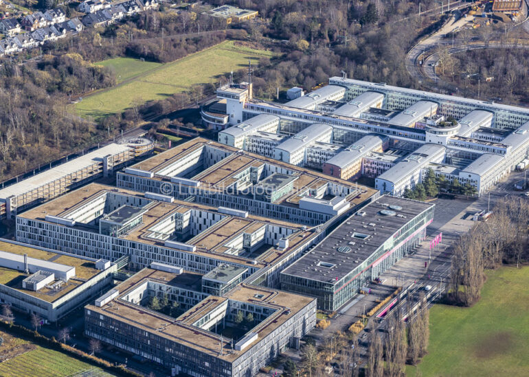 Luftbild Unternehmen- Verwaltungsgebäude Deutsche Telekom im Ortsteil Beuel in Bonn