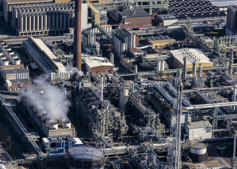 Luftbilder dormagen,luftbilder,luftbildfotografie https://luftbildfotografie-nrw.de/wp-content/uploads/2024/09/Luftbild-Technische-Anlagen-im-Industriegebiet-Chempark-Dormagen-439A2795_prot.jpg