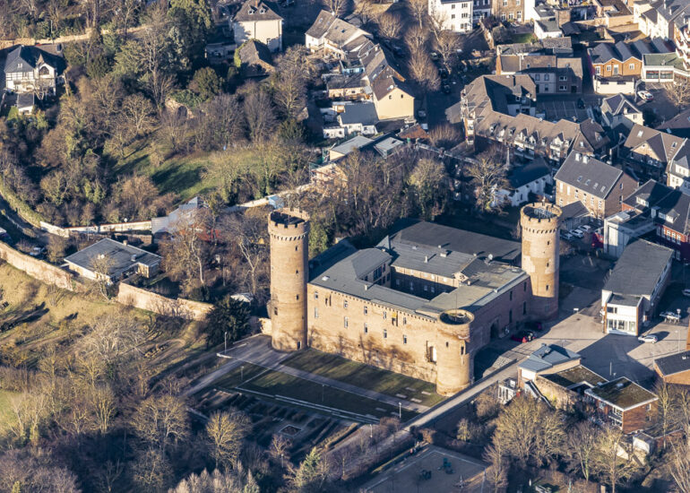 Luftbild Turm- Bauwerk 