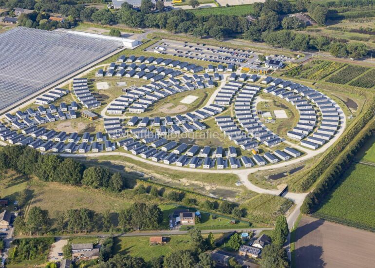 Luftaufnahme Flüchtlingsheim- und Asylunterkunfts- Gebäude der Siedlung 