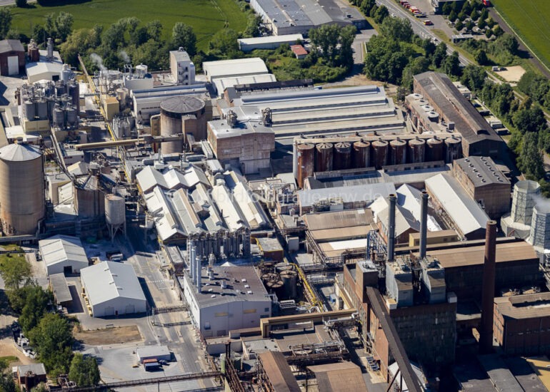 Luftaufnahme Werksgelände des Chemieproduzenten 