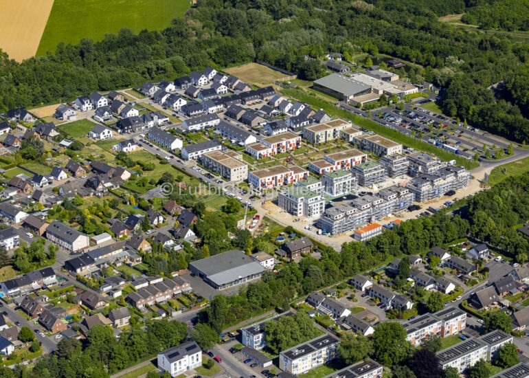 Luftbildfotografie und Luftbild Bedurg Baustelle zum Neubau- Wohngebiet einer Ein und Mehrfamilienhaus- Siedlung des Baugebiets 