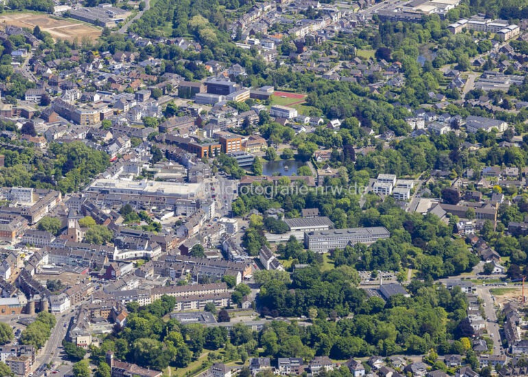 Luftbildfotografie und Luftbild Stadtzentrum im Innenstadtbereich in Jülich im Bundesland Nordrhein-Westfalen, Deutschland