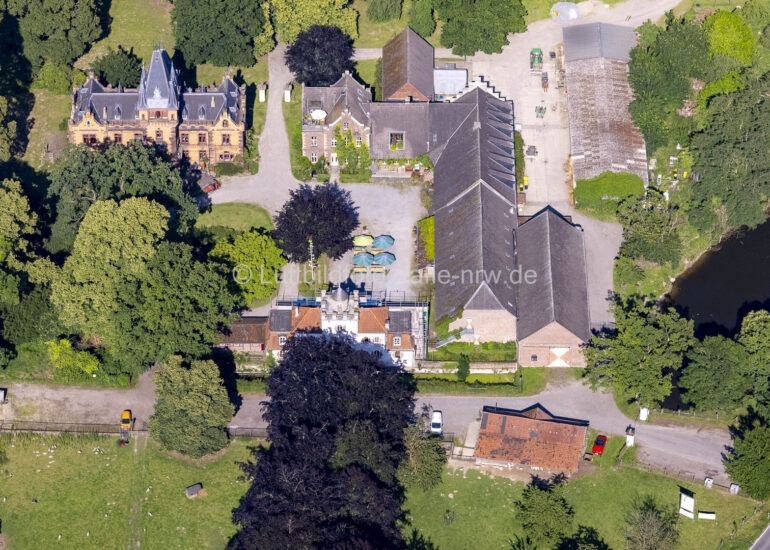 Luftbild Gebäude und Gutshaus des Landgut Heimendahl in Kempen im Bundesland Nordrhein-Westfalen, Deutschland.