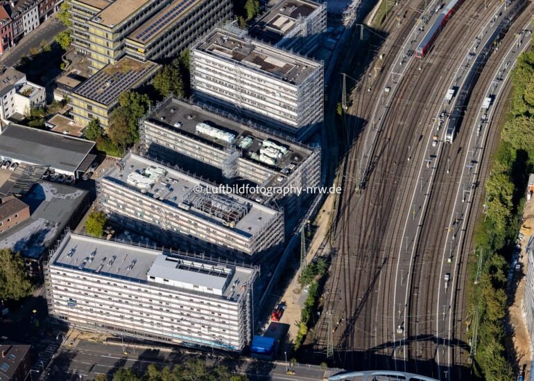 Luftbild Gebäude- Ensemble- Baustellen zum Neubau eines Stadtquartiers 