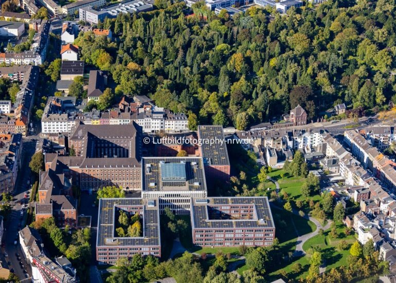 Gerichts- Gebäudekomplex - Landgericht und Justizzentrum an der Adalbertsteinweg in Aachen