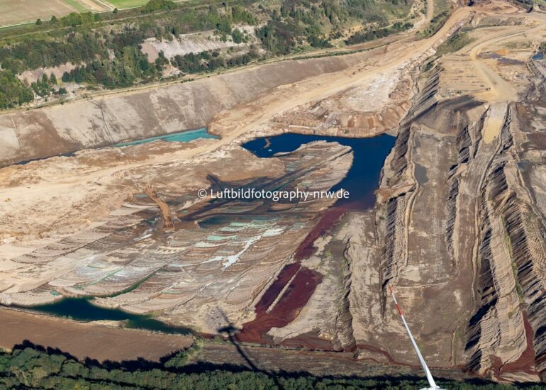 luftbilder Bedburg,Luftbilder https://luftbildfotografie-nrw.de/wp-content/uploads/2022/12/Luftbild-Bedburg-50181-Schloss-Bedburg-Graf-Salm-Strasse-8534-1.jpg