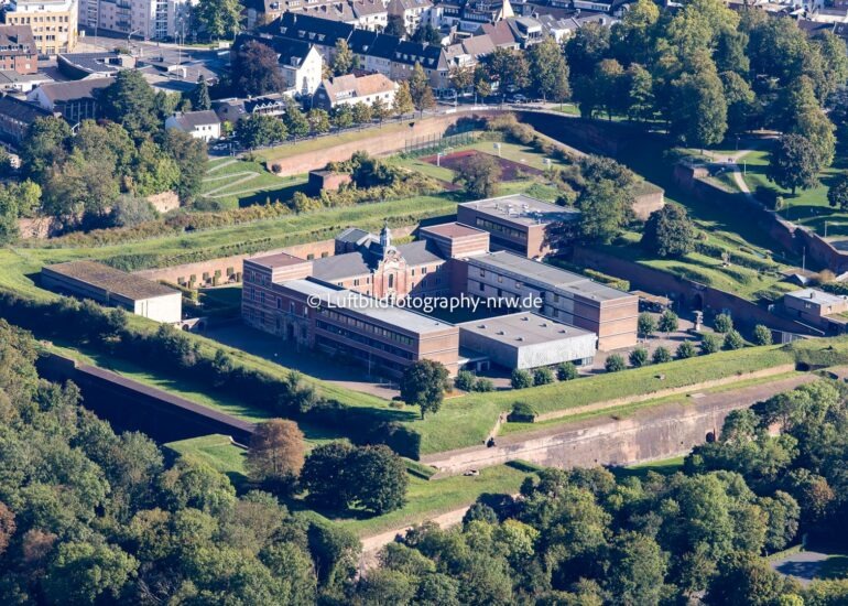luftbilder jülich,luftbilder https://luftbildfotografie-nrw.de/wp-content/uploads/2022/12/Luftbild-Niederzier-Tagebau-Hambach-8272.jpg