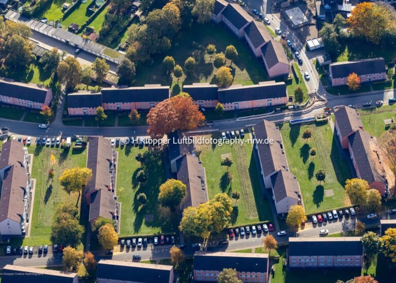 Luftbild Herbstluftbild Wohngebiet der Mehrfamilienhaussiedlung im Ortsteil Batenbrock in Bottrop i