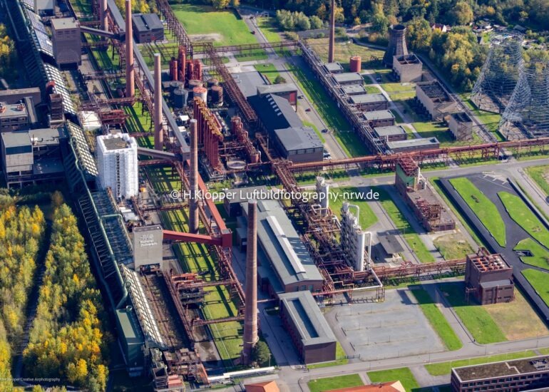 Luftbild Industrie- Denkmal der technischen Anlagen und Produktionshallen des Geländes der Stiftung des 