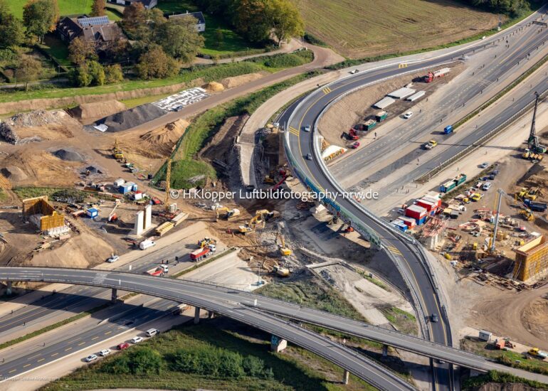 Luftbild Umbau und Sanierung Autobahnkreuz Kaiserberg in Duisburg im Bundesland Nordrhein-Westfalen