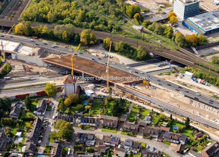 Luftbild Umbau und Sanierung Autobahnkreuz Kaiserberg in Duisburg im Bundesland Nordrhein-Westfalen