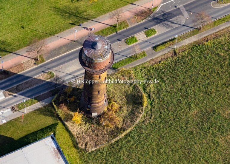 Luftbildfotografie Bauwerk des Industriedenkmales Wasserturm 