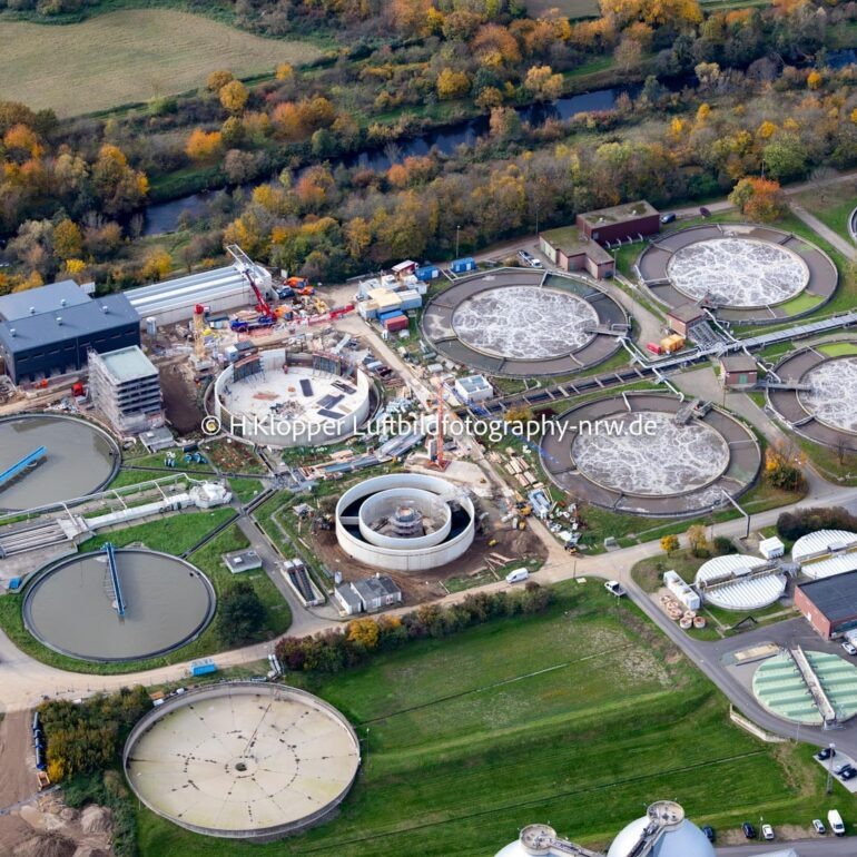 Luftbilder https://luftbildfotografie-nrw.de/wp-content/uploads/2026/01/Luftbilder-Dueren-Niederzier-Eifel-Rur-Klaeranlage-7142-2.jpg