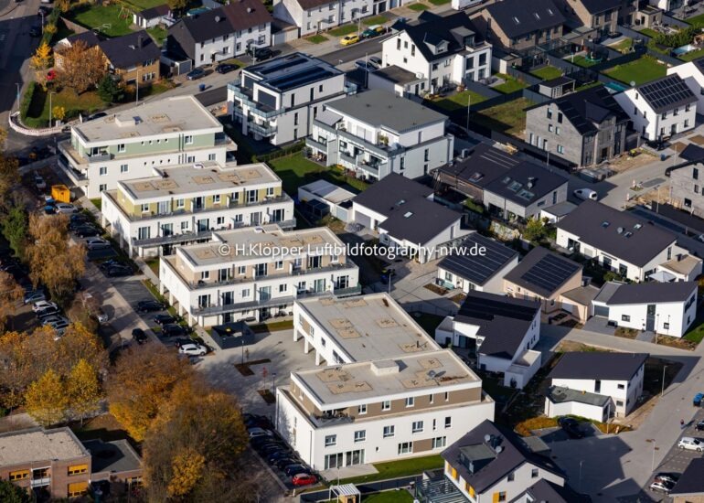 Luftbild Wohngebiet - Mischbebauung der Mehr- und Einfamilienhaussiedlung in Herzogenrath im Bundesland Nordrhein-Westfalen, Deutschland