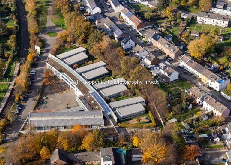 Luftbild Schulgebäude 