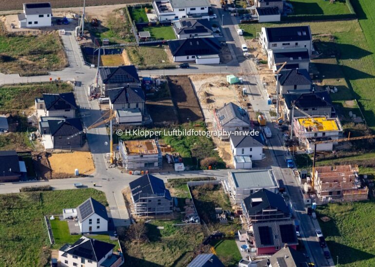 luftbilder,Hückelhoven https://luftbildfotografie-nrw.de/wp-content/uploads/2024/09/Luftbild-Hueckelhoven-Zeche-Sophia-Jacoba-4014_prot.jpg