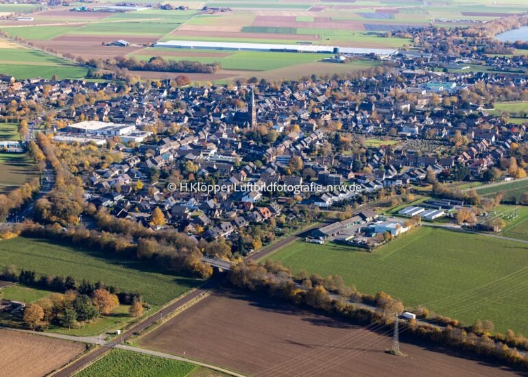 Luftbild,Kerken https://luftbildfotografie-nrw.de/wp-content/uploads/2025/09/Luftbild-Kerken-Aldekerk-4892-1.jpg