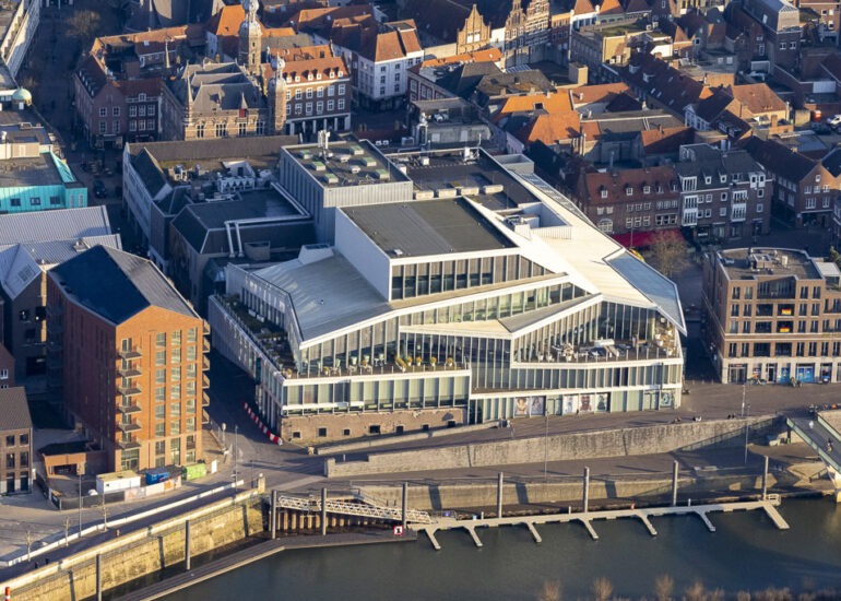 Luftbildfotografie https://luftbildfotografie-nrw.de/wp-content/uploads/2020/11/Essen_Villa-Huegel-2019.09_14-e1758484336911.jpg