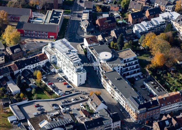 Luftbildfotografie Wohngebiet der Mehrfamilienhaussiedlung an der Bahnhofstraße, Lehnstraße in Würselen im Bundesland Nordrhein-Westfalen, Deutschland