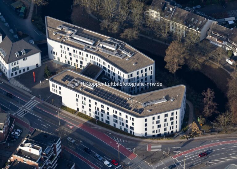 Luftbild Gebäude der Stadtverwaltung - Rathaus am Rathausplatz in Moers im Bundesland Nordrhein-Westfalen, Deutschland