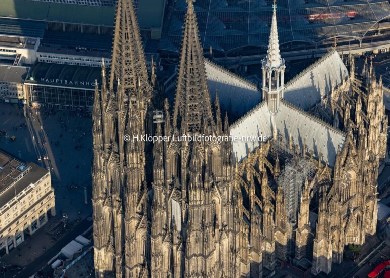 luftbilder,Köln https://luftbildfotografie-nrw.de/wp-content/uploads/2025/04/Luftbilder-Koeln-6863.jpg