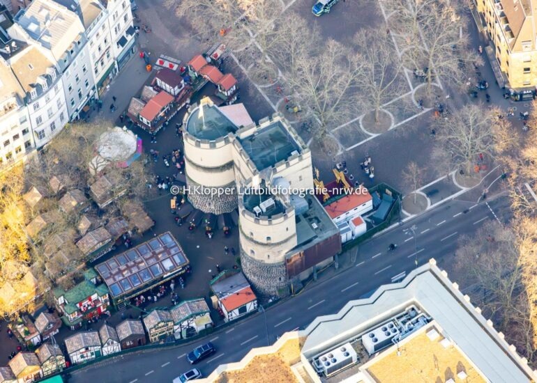 Luftbildfotografie Turm- Bauwerk 