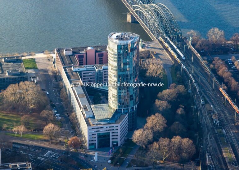 luftbilder,Köln https://luftbildfotografie-nrw.de/wp-content/uploads/2025/04/Luftbilder-Koeln-6863.jpg