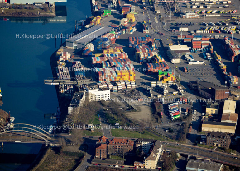 Luftbild Unternehmen- Verwaltungsgebäude Duisburger Hafen AG im Ortsteil Ruhrort in Duisburg im Bundesland Nordrhein-Westfalen, Deutschland