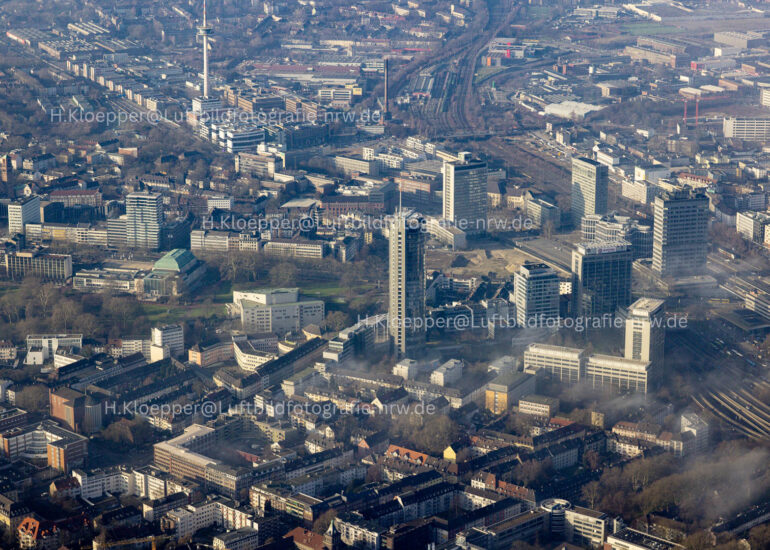 Luftbild Stadtzentrum mit der Skyline im Innenstadtbereich in Essen im Bundesland Nordrhein-Westfalen, Deutschland