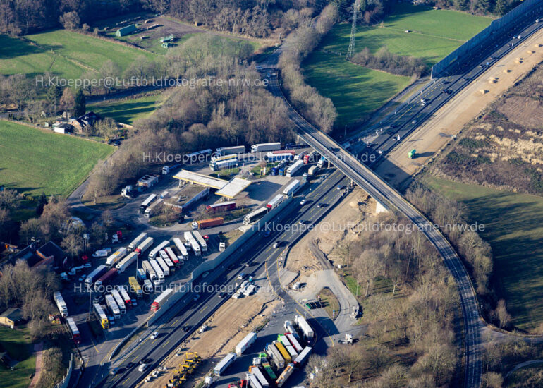 luftbilder meerbusch https://luftbildfotografie-nrw.de/wp-content/uploads/2022/11/Meerbusch-Buederich-Alt-Meererbusch-Hildegundisallee-Kastanienweg-Florastrasse-8788.jpg