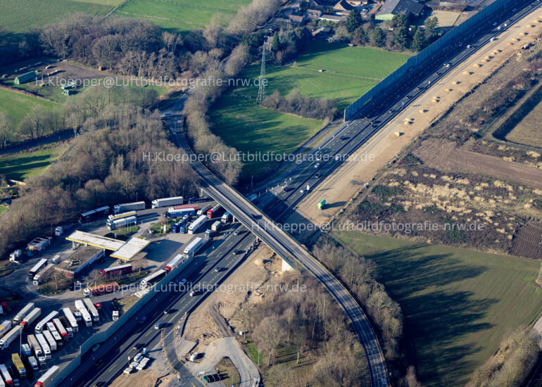 luftbilder meerbusch https://luftbildfotografie-nrw.de/wp-content/uploads/2022/11/Meerbusch-Buederich-Alt-Meererbusch-Hildegundisallee-Kastanienweg-Florastrasse-8788.jpg