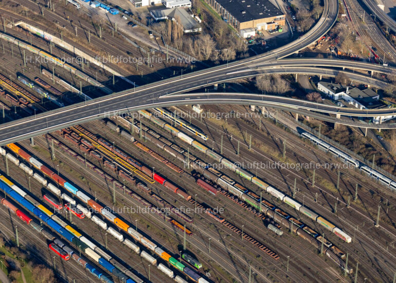 Lufbild Rangierbahnhof und Güterbahnhof in Neuss im Bundesland Nordrhein-Westfalen, Deutschland