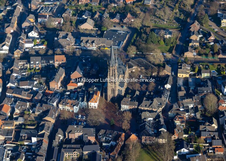 Luftbildfotografie Stadtansicht des Innenstadtbereiches an der Straße Markt in Waldniel im Bundesland Nordrhein-Westfalen, Deutschland