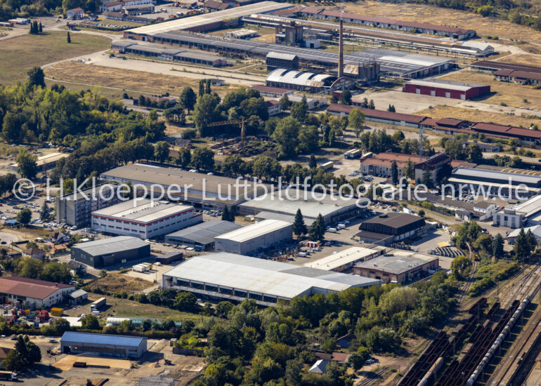 Luftbild Gewerbegebiet und Firmenansiedlung ... an der Straße Dunavska in Banja Luka in Republika Srpska, Bosnien und Herzegowina