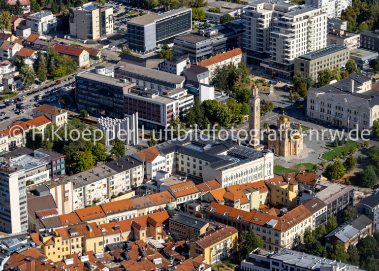 Luftbild Stadtzentrum im Innenstadtbereich an der Straße Srpska, Kralja Petra I Karadordevica in Banja Luka in Republika Srpska, Bosnien und Herzegowina