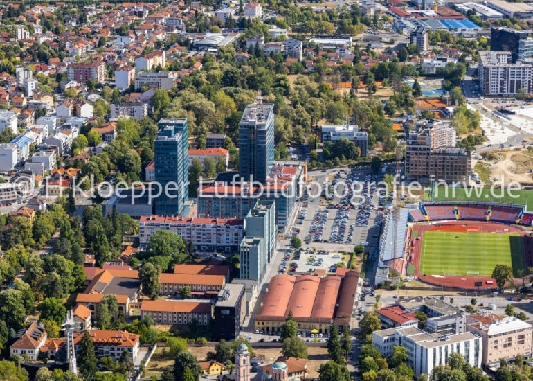 Luftbild Hochhaus- Ensemble an der Straße Trg Republike Srpske in Banja Luka in Republika Srpska, Bosnien und Herzegowina