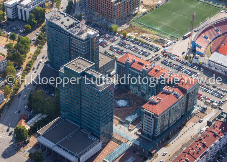 Luftbild Hochhaus- Ensemble an der Straße Trg Republike Srpske in Banja Luka in Republika Srpska, Bosnien und Herzegowina