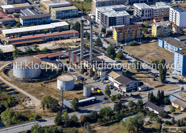 Luftbild Kraftwerksanlagen des Fernwärme- und Biomasseheizwerk 