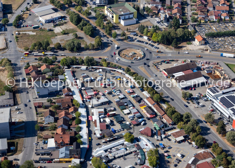 Luftbild Baustelle zum Neubau der Straßenführung am Kreisverkehr - Straßenverlauf an der Straße E661, Ivana Gorana Kovacica in Banja Luka in Republika Srpska, Bosnien und Herzegowina